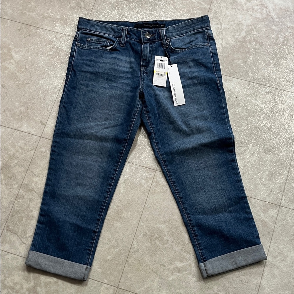 NEW Calvin Klein Women's Dark Blue Cropped Jeans 2/26